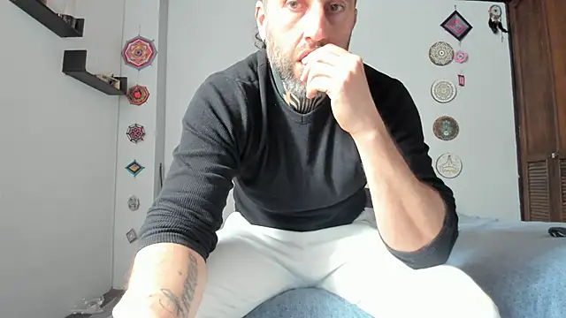 Antoniohot2024 online show from January 2025 09:52:01 PM