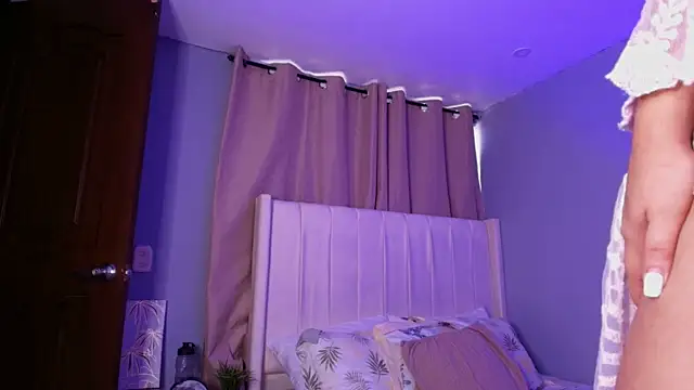 Shenoa1 online show from November 2025 12:26:01 PM