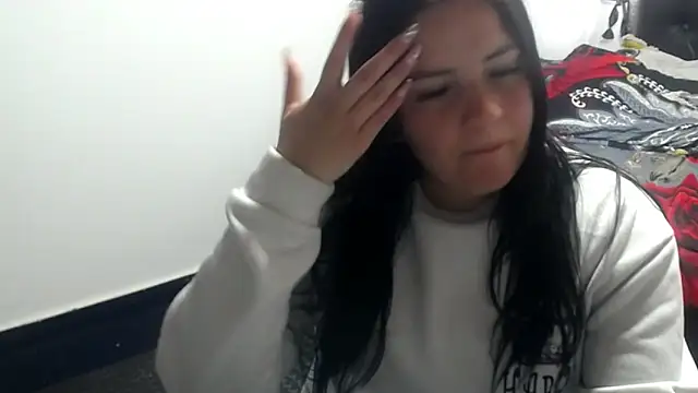 Snapshot of shopyymessyy chatting on December 2024 02:53:01 PM shopyymessyy online show from December 2024 02:53:01 PM