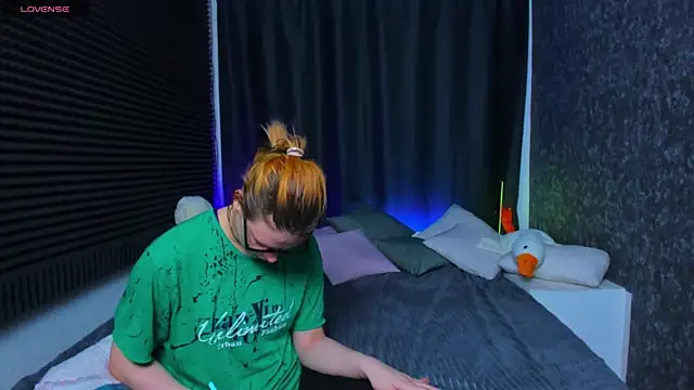 KIKI Krash online show from February 2025 01:38:02 PM