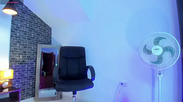 Dantesuarez28 online show from April 2026 03:32:01 AM