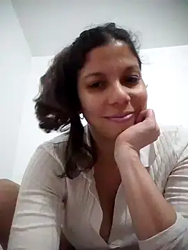 Snapshot of Carliina_Soussa chatting on February 2025 09:08:02 PM Carliina Soussa online show from February 2025 09:08:02 PM