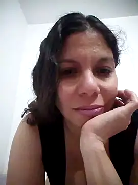 Snapshot of Carliina_Soussa chatting on February 2025 10:18:01 PM Carliina Soussa online show from February 2025 10:18:01 PM
