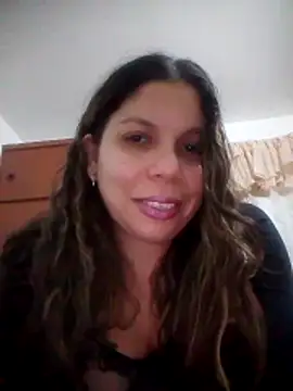 Snapshot of Carliina_Soussa chatting on October 2025 10:49:02 PM Carliina Soussa online show from October 2025 10:49:02 PM