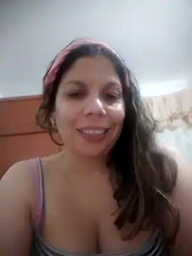 Snapshot of Carliina_Soussa chatting on October 2025 11:34:01 PM Carliina Soussa online show from October 2025 11:34:01 PM