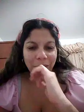 Snapshot of Carliina_Soussa chatting on November 2025 10:10:02 PM Carliina Soussa online show from November 2025 10:10:02 PM