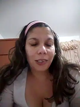 Snapshot of Carliina_Soussa chatting on November 2025 10:31:02 PM Carliina Soussa online show from November 2025 10:31:02 PM