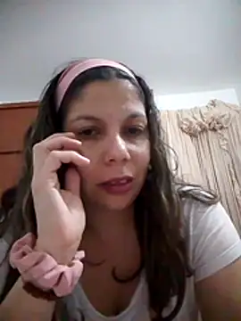 Snapshot of Carliina_Soussa chatting on November 2025 10:12:01 PM Carliina Soussa online show from November 2025 10:12:01 PM