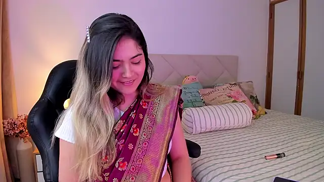 Lau Bee online show from December 2024 07:01:02 PM