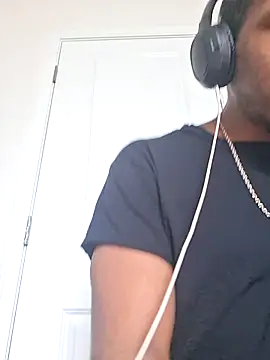 bigboytoy912 online show from June 2026 10:13:02 PM