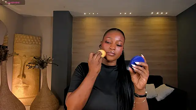 SavannahStorm online show from November 2025 12:05:02 PM