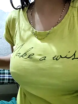 Snapshot of illay_love chatting on March 2025 11:08:02 AM illay love online show from March 2025 11:08:02 AM
