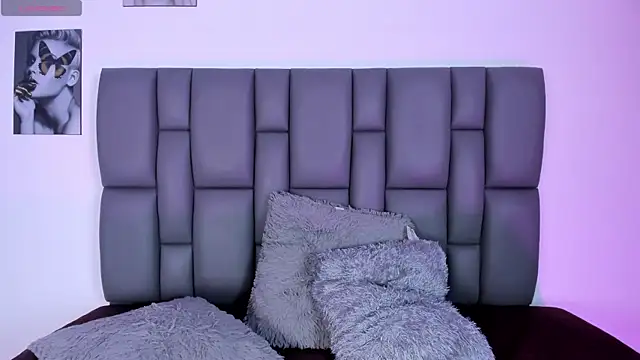 Sophia Lemos online show from March 2025 01:31:02 PM