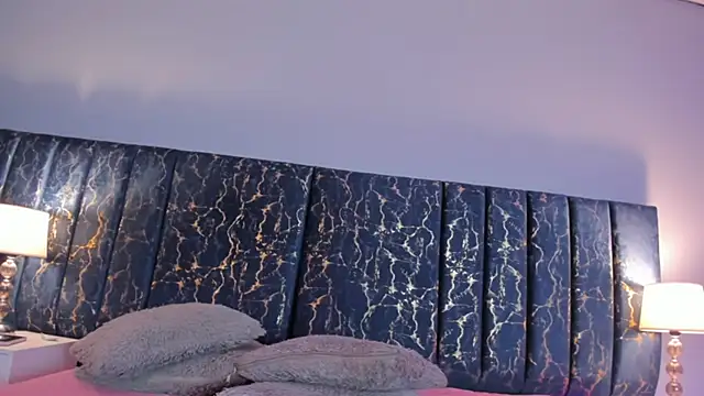 Sophia Lemos online show from September 2025 01:34:01 PM