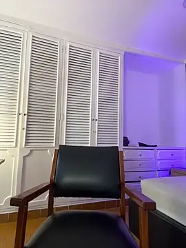 Adel Nesbiit online show from April 2026 07:40:02 PM