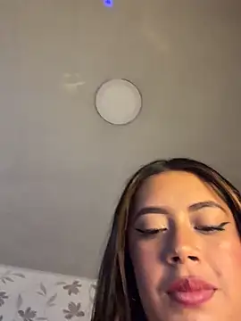 ElaaPerez online show from January 2026 07:11:01 PM