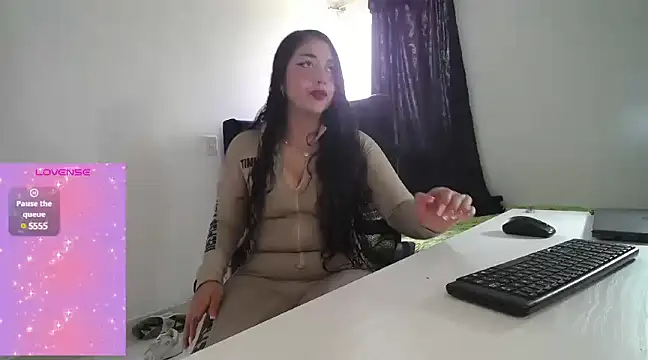 Estefany777 online show from January 2025 08:31:02 PM