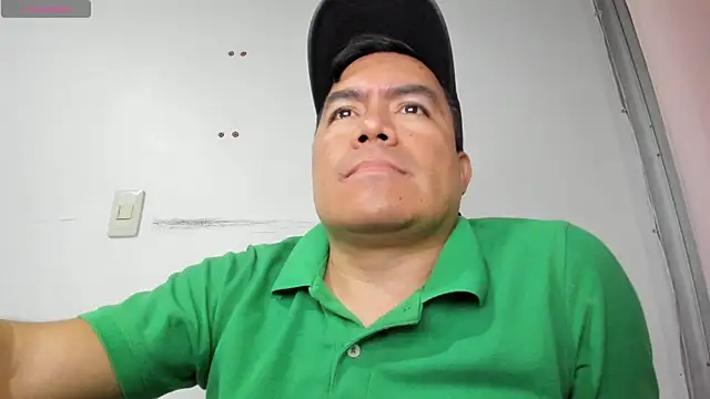 Snapshot of Jhonatan_Morales_S chatting on April 2026 02:11:01 AM Jhonatan Morales S online show from April 2026 02:11:01 AM