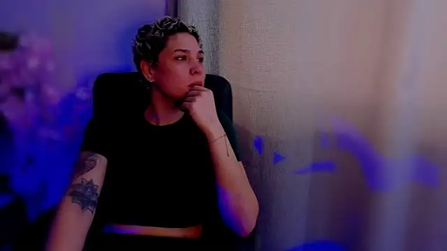 Charlee pink online show from November 2025 06:02:01 PM