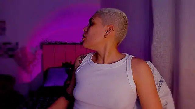 Charlee pink online show from February 2026 06:38:01 PM