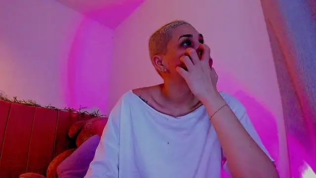 Charlee pink online show from April 2026 04:37:02 AM