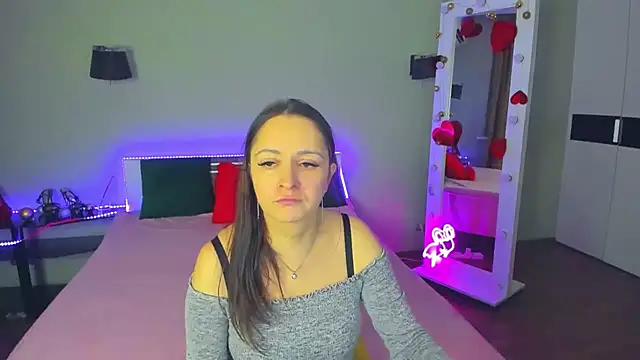 AngellLika online show from February 2026 06:44:01 PM