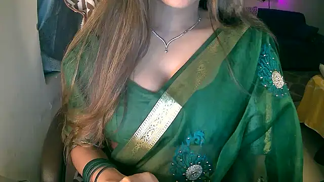 Snapshot of Cute-Tara chatting on October 2025 04:16:01 PM Cute-Tara online show from October 2025 04:16:01 PM