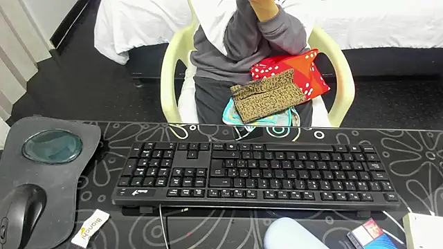 Snapshot of Abrillee1 chatting on March 2025 07:26:02 PM Abrillee1 online show from March 2025 07:26:02 PM