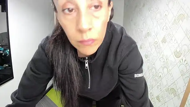 Snapshot of Abrillee1 chatting on March 2025 05:57:01 PM Abrillee1 online show from March 2025 05:57:01 PM