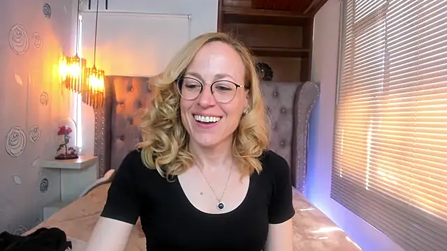 Snapshot of SammySanders chatting on January 2025 06:10:01 PM SammySanders online show from January 2025 06:10:01 PM