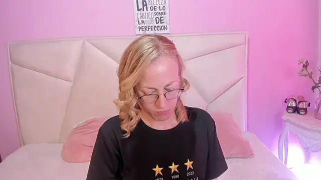 Snapshot of SammySanders chatting on September 2025 08:20:02 PM SammySanders online show from September 2025 08:20:02 PM