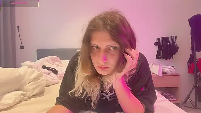 Alice Pinkhead online show from November 2025 10:14:02 AM