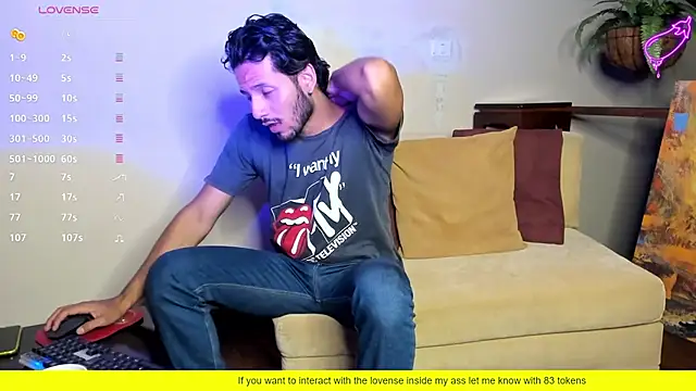 Nicholasrodrii online show from February 2025 11:34:01 PM