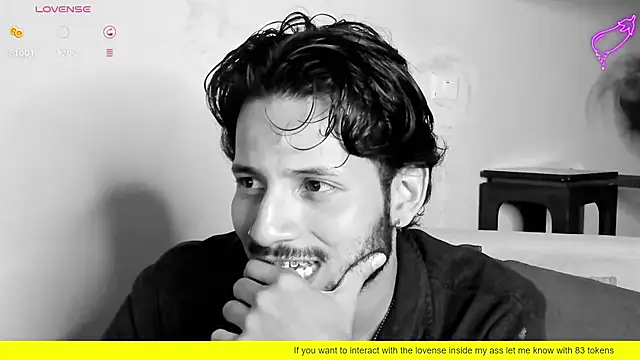 Nicholasrodrii online show from February 2025 11:20:01 PM