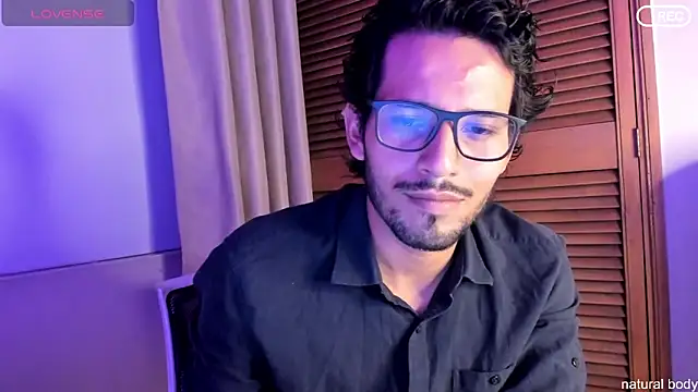 Nicholasrodrii online show from October 2025 11:37:01 PM