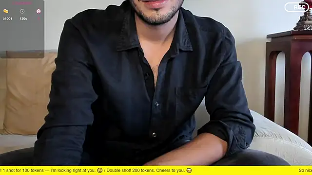 Nicholasrodrii online show from December 2025 09:24:02 PM