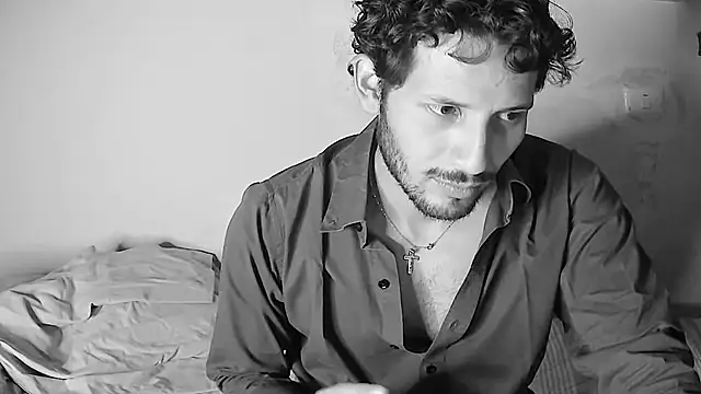 Nicholasrodrii online show from June 2026 10:56:02 PM