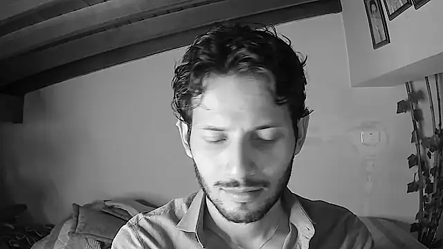Nicholasrodrii online show from June 2026 09:50:02 PM