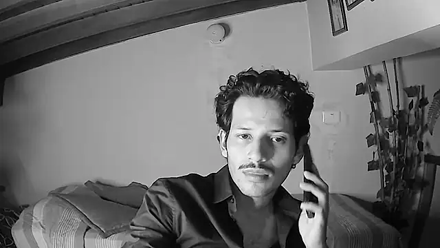 Nicholasrodrii online show from June 2026 11:20:02 PM