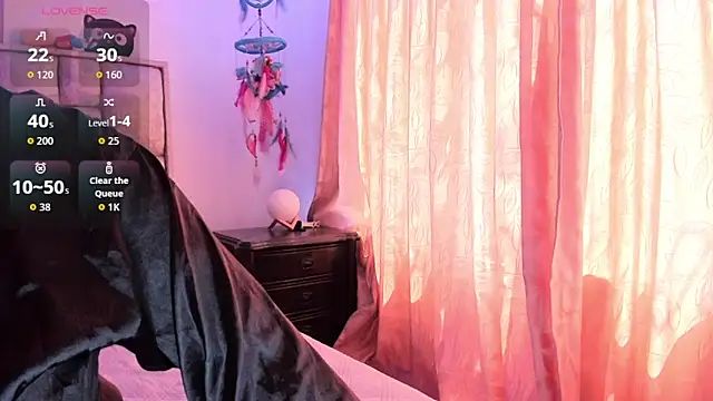 brianaGuzman online show from November 2025 04:51:01 PM