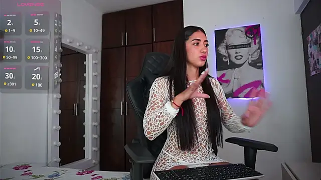 Snapshot of emmagrecco_ chatting on December 2024 11:08:02 PM emmagrecco online show from December 2024 11:08:02 PM