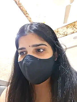 Snapshot of aaliya_bhattt chatting on June 2026 05:22:01 PM aaliya bhattt online show from June 2026 05:22:01 PM