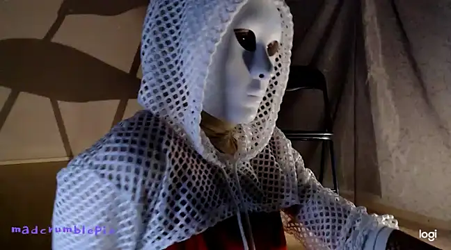 Snapshot of madcrumblepie chatting on December 2024 08:15:01 PM madcrumblepie online show from December 2024 08:15:01 PM