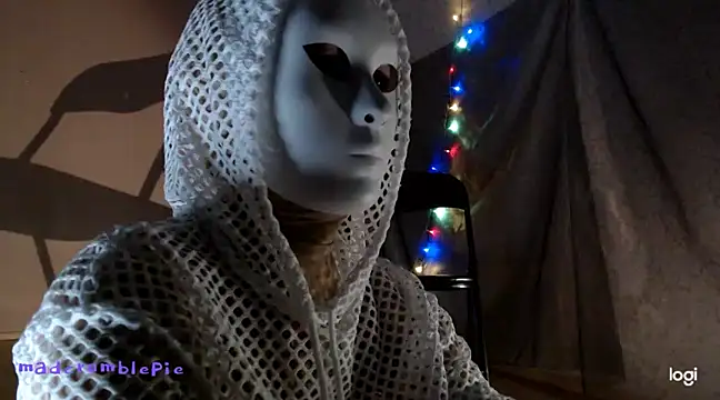 Snapshot of madcrumblepie chatting on December 2024 10:56:01 PM madcrumblepie online show from December 2024 10:56:01 PM