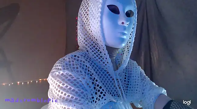 Snapshot of madcrumblepie chatting on January 2025 07:42:02 PM madcrumblepie online show from January 2025 07:42:02 PM