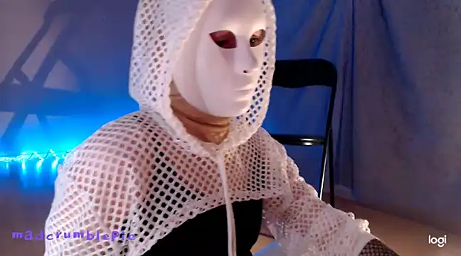 Snapshot of madcrumblepie chatting on February 2025 08:05:02 PM madcrumblepie online show from February 2025 08:05:02 PM