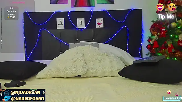 nakedfoam1 online show from December 2024 03:00:01 AM