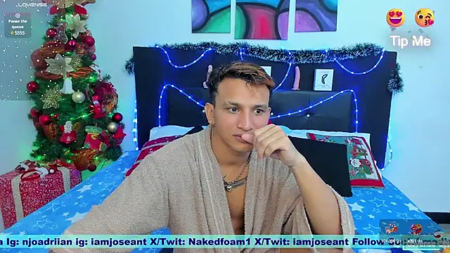 nakedfoam1 online show from December 2024 01:22:01 AM