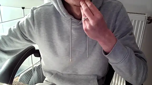 Snapshot of ElViko11 chatting on February 2025 02:44:01 PM ElViko11 online show from February 2025 02:44:01 PM