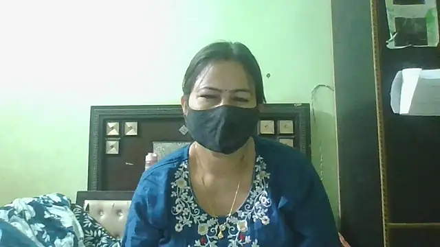 Snapshot of couplesuni chatting on May 2026 04:17:02 AM couplesuni online show from May 2026 04:17:02 AM
